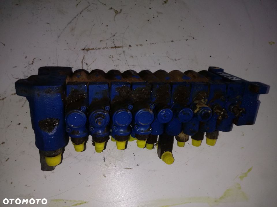 Rozdzielacz hydrauliczny Yanmar DSI 12033 0720 SV15 9 Sekcji - 3