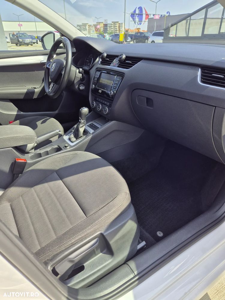 Skoda Octavia 2.0 TDI DSG 4X4 Ambition - 8