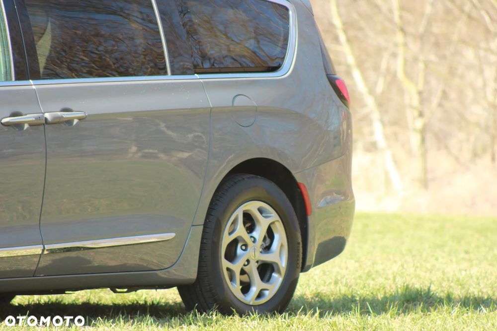 Chrysler Pacifica - 27