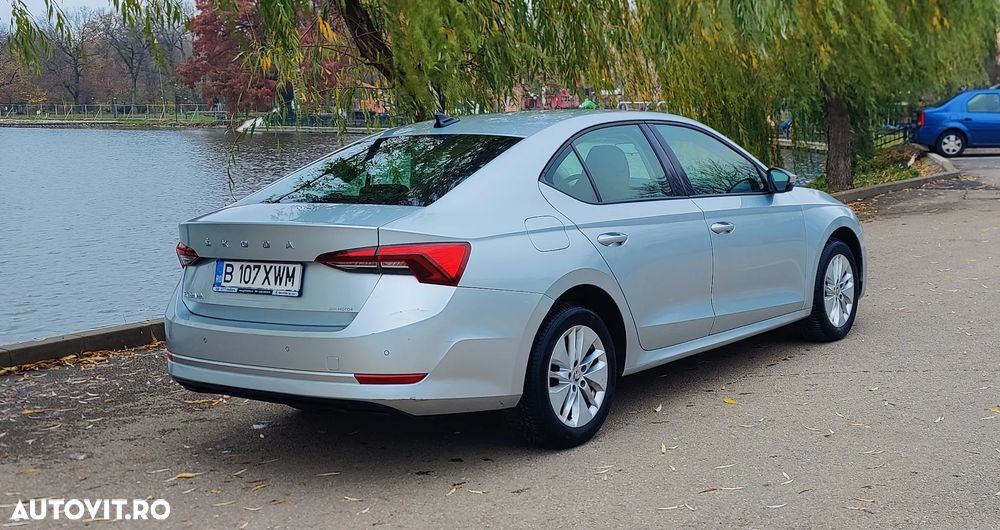 Skoda Octavia 2.0 TDI DSG Ambition - 4