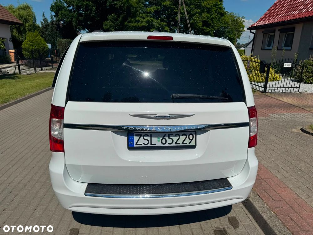 Chrysler Town & Country 3.6 Limited - 6