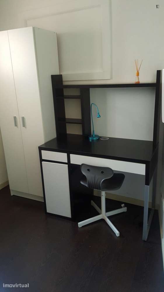 Quarto - localizado em Baixa Coimbra - Grande imagem: 3/8