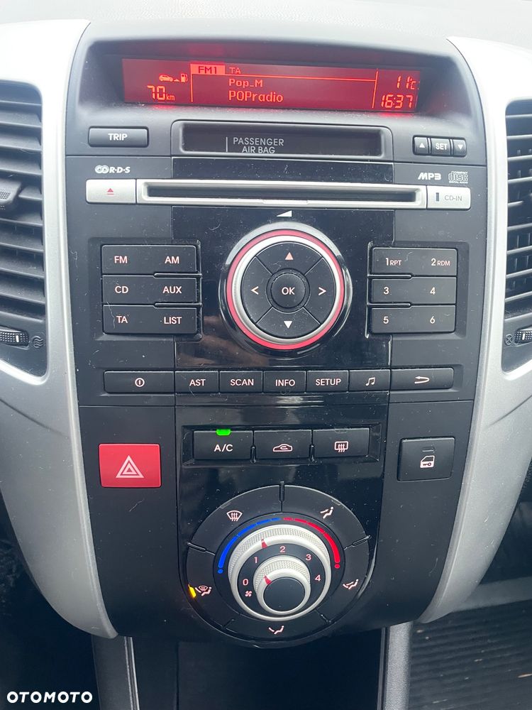 Kia Venga 1.6 M - 8