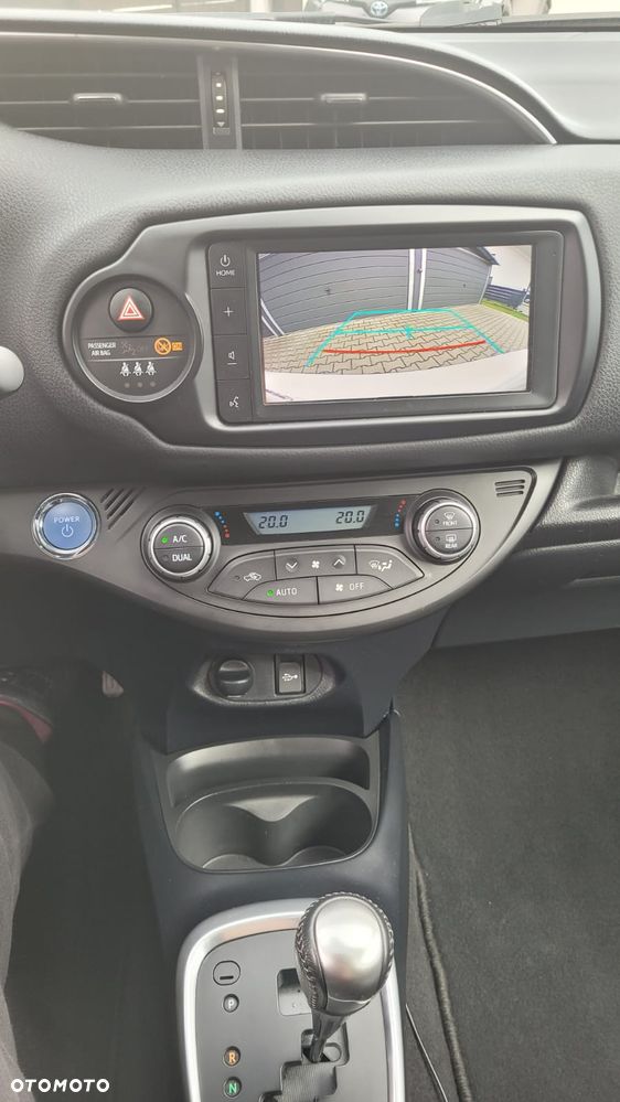 Toyota Yaris Hybrid 100 Business Edition - 7