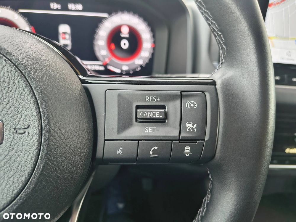 Nissan Qashqai 1.3 DIG-T N-CONNECTA - 12