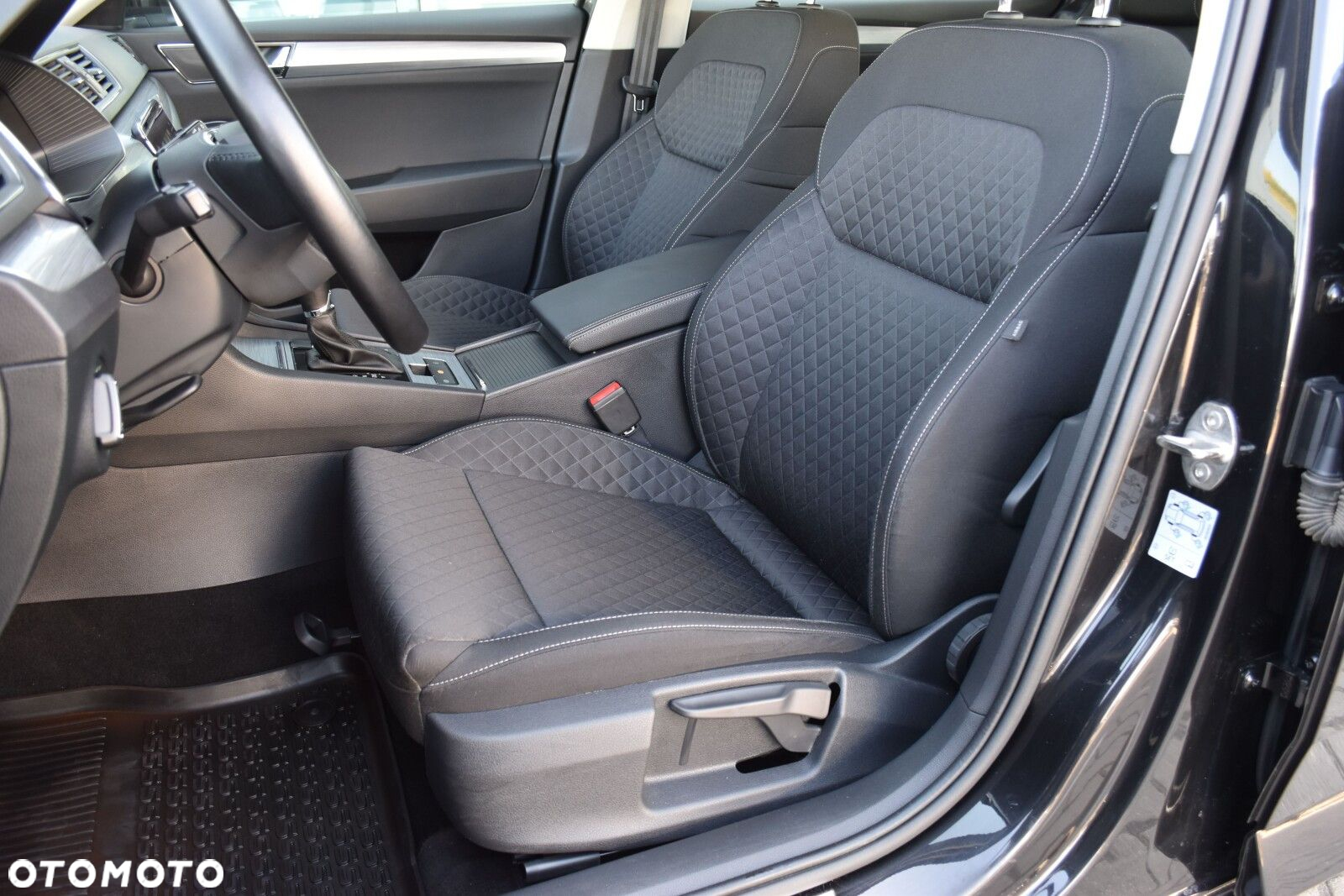 Skoda Superb 1.5 TSI Ambition DSG - 27