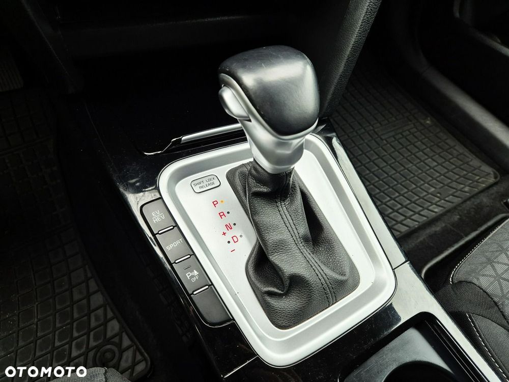 Kia Ceed 1.6 GDI PHEV L Business Line DCT - 18