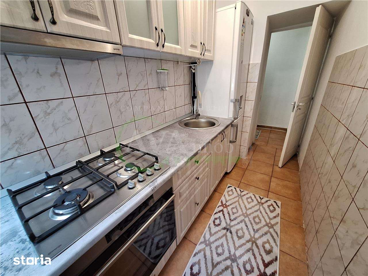Apartament 3 camere | Etaj 1 |mobilat - zona Orizont, Bacau — fotografia 3