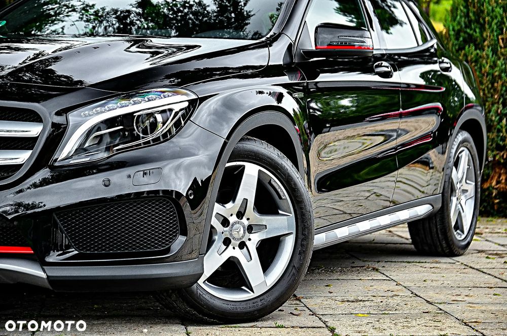 Mercedes-Benz GLA 180 7G-DCT AMG Line - 9