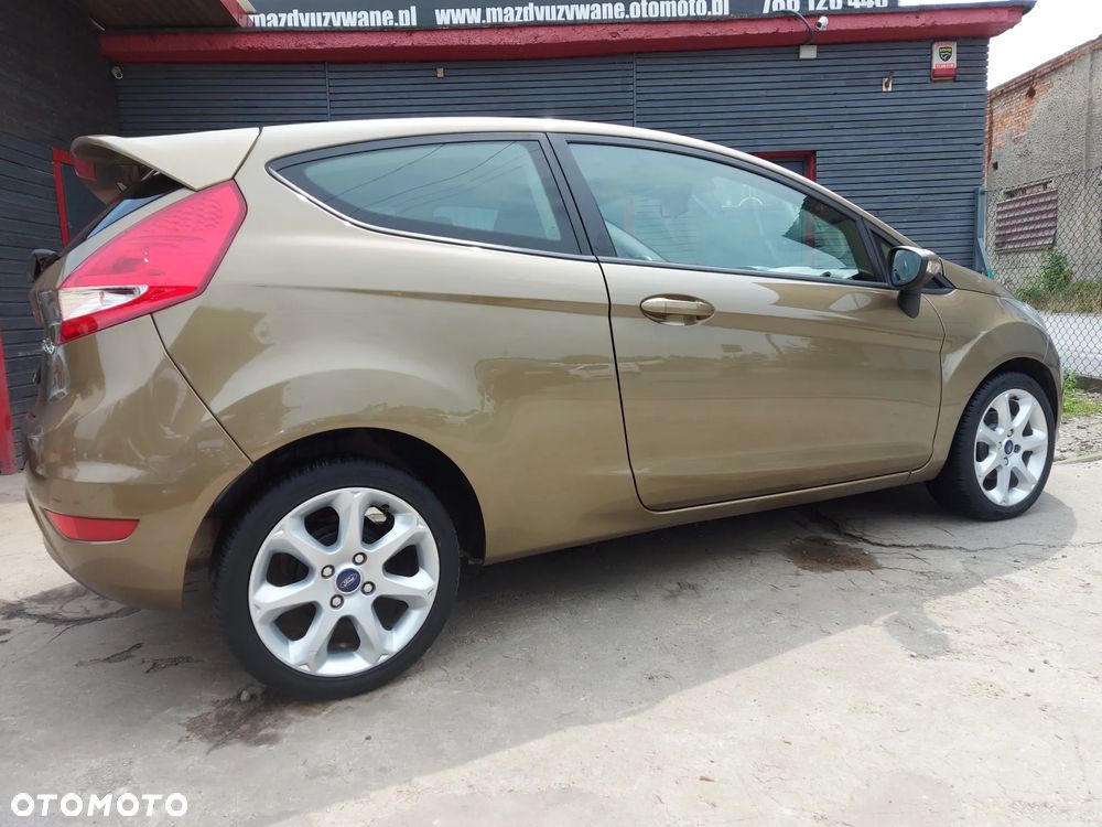 Ford Fiesta 1.4 Autom Champions Edition - 11