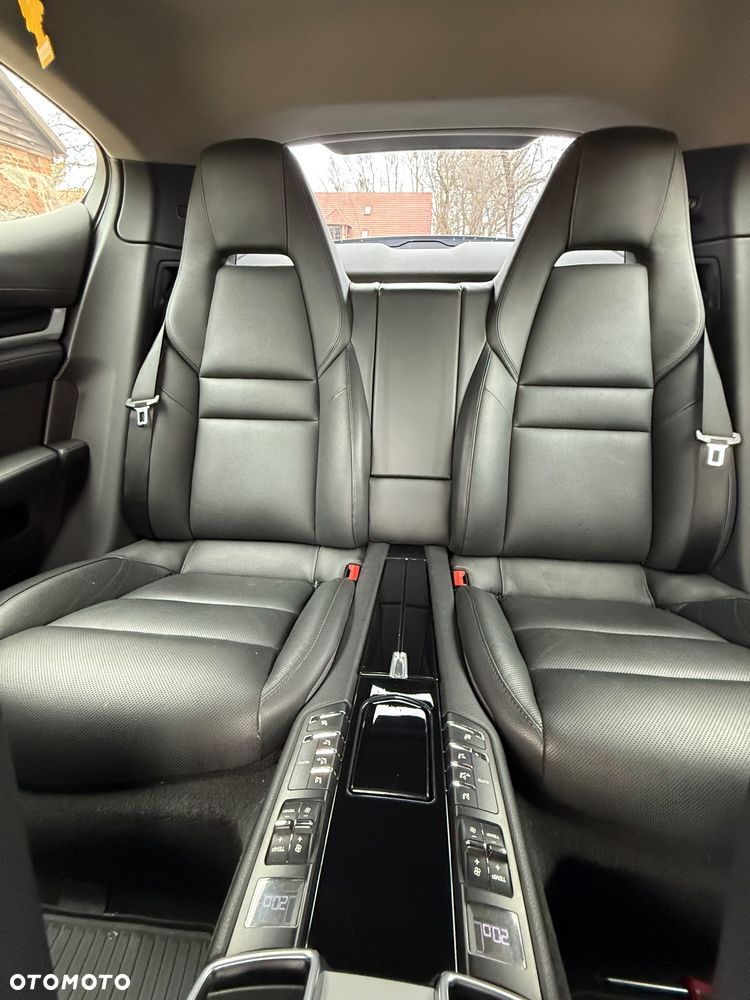 Porsche Panamera 4S - 10