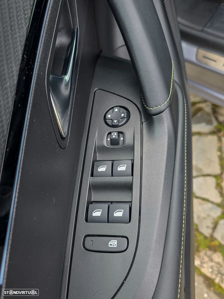 Peugeot 2008 1.2 PureTech GT Pack EAT8 - 13