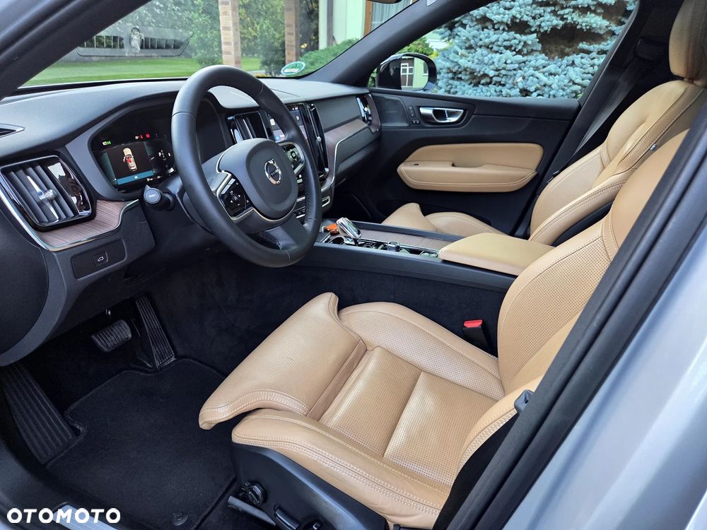 Volvo XC 60 B4 D Ultimate Dark - 22