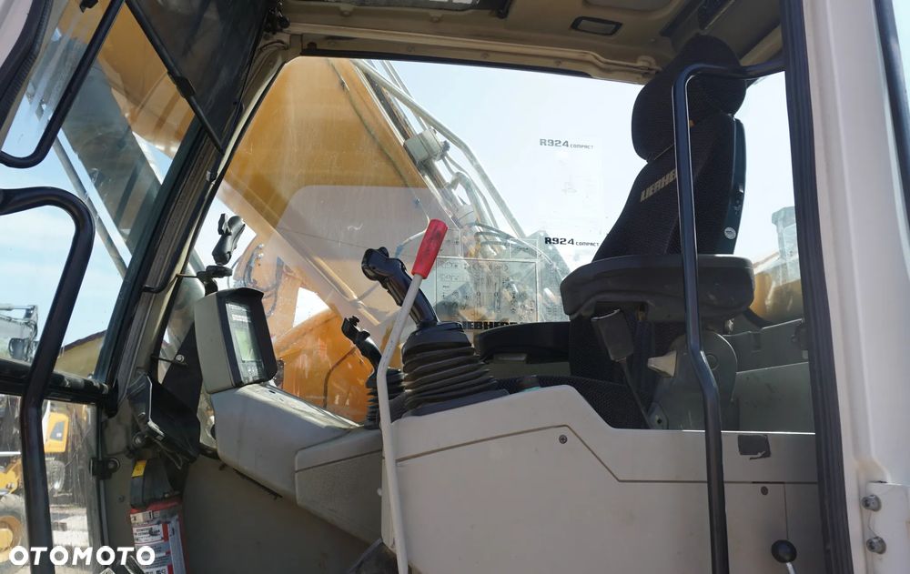 Liebherr R 924 - 7
