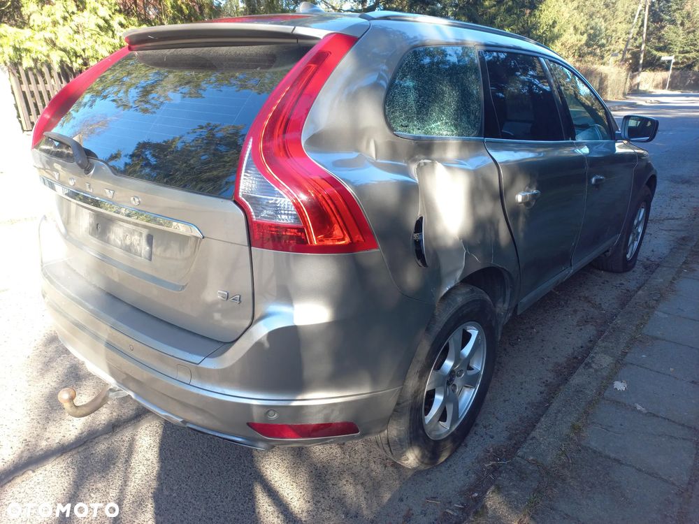 Volvo XC 60 D4 Geartronic Momentum - 4