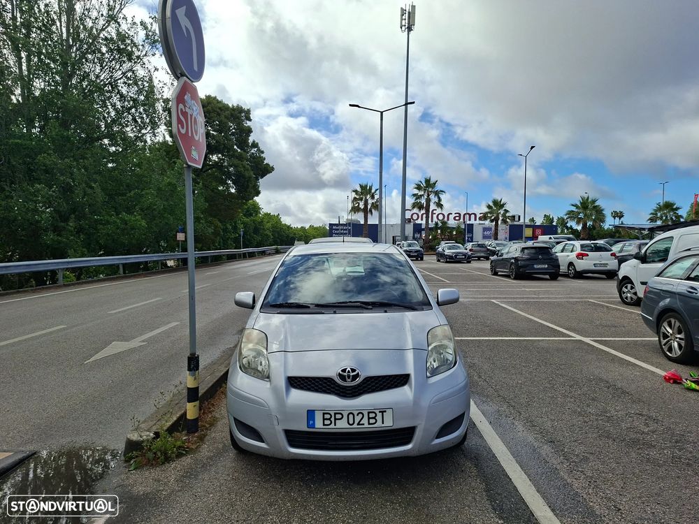 Toyota Yaris 1.0 VVT-i AC Manual - 3