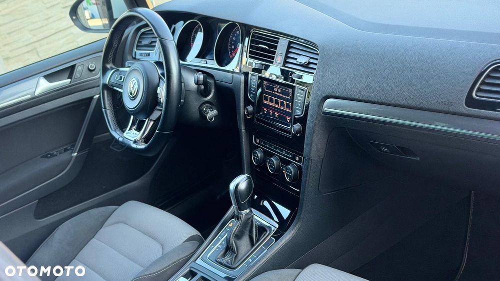 Volkswagen Golf 1.4 TSI BlueMotion Technology DSG Highline - 29