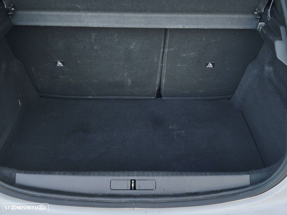 Peugeot 208 PureTech 100 EAT8 Allure - 19