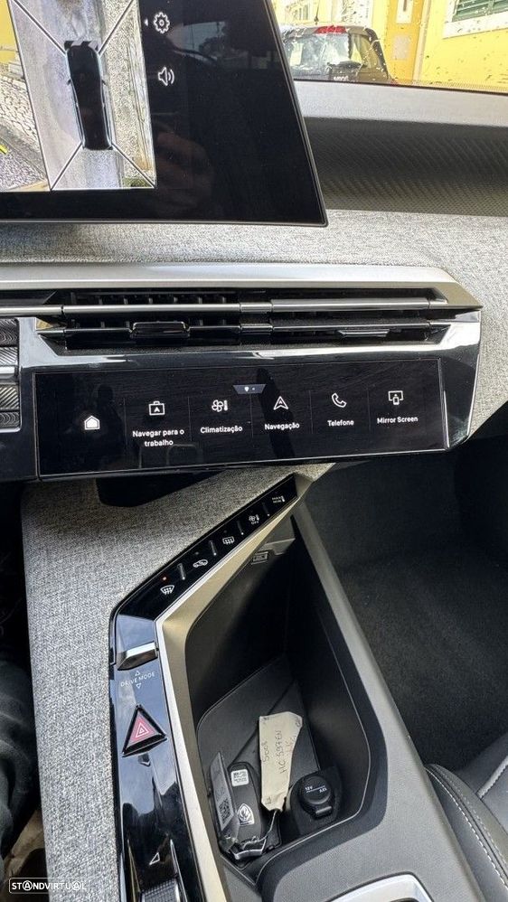 Peugeot 5008 1.2 Hybrid Allure e-DCS6 - 26