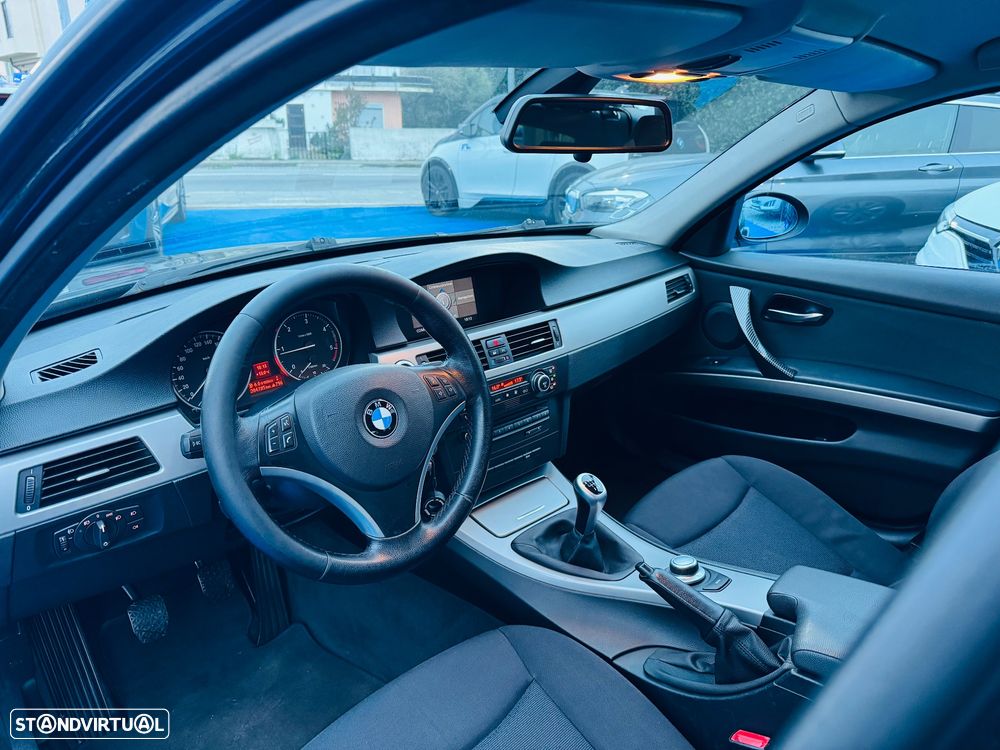 BMW 318 d Navigation Sport - 6