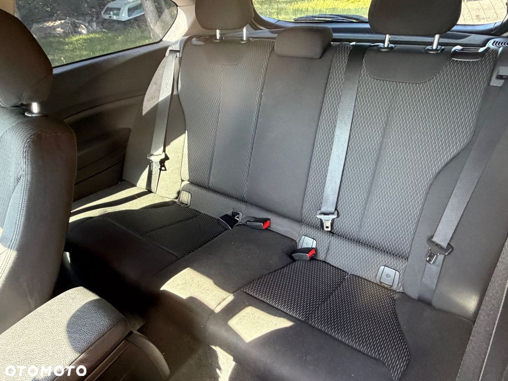 BMW Seria 1 114i - 13
