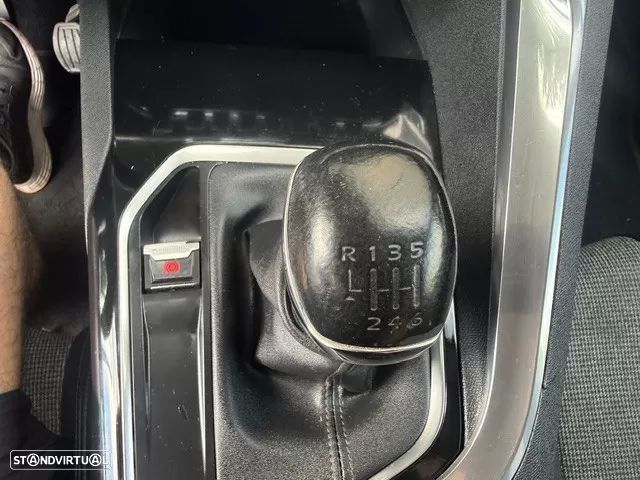 Peugeot 3008 1.2 PureTech Access - 37