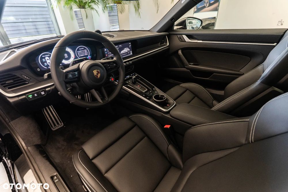 Porsche 911 Carrera 4S - 9