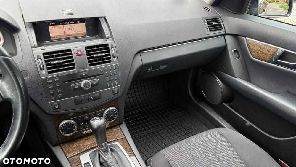 Mercedes-Benz Klasa C 220 CDI DPF Automatik BlueEFFICIENCY - 20
