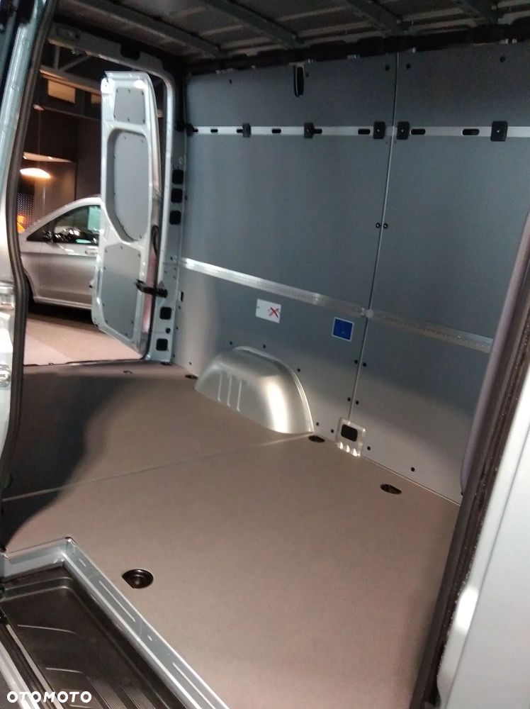 Mercedes-Benz Sprinter - 8