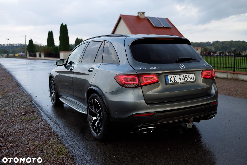 Mercedes-Benz GLC 300 de 4Matic 9G-TRONIC AMG Line Plus - 8