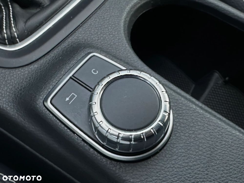 Mercedes-Benz Klasa B 180 UrbanStyle Edition - 15