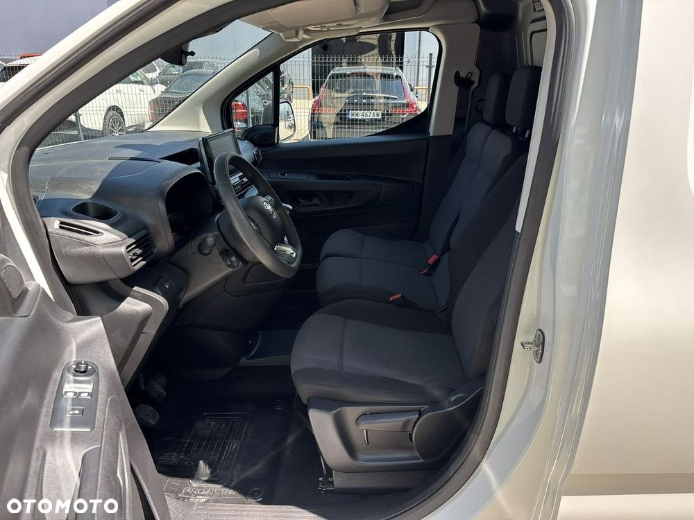 Toyota Proace City - 10
