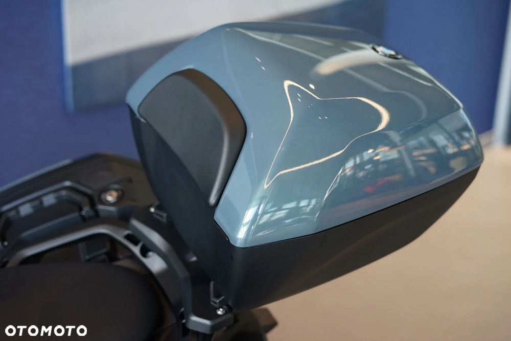 BMW XR - 16