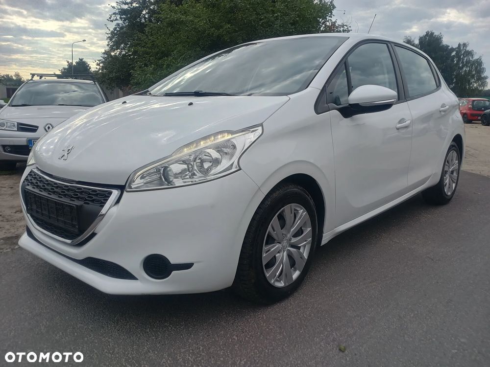 Peugeot 208 - 5