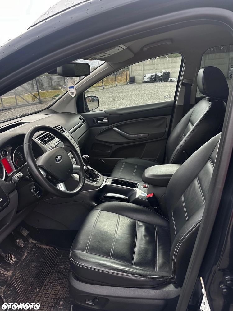 Ford Kuga 2.0 TDCi 2x4 Titanium - 8