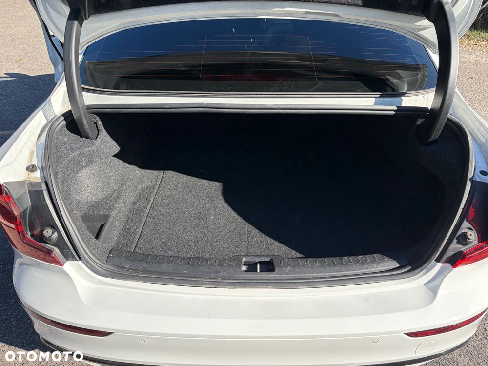 Volvo S60 B4 B R-Design - 14