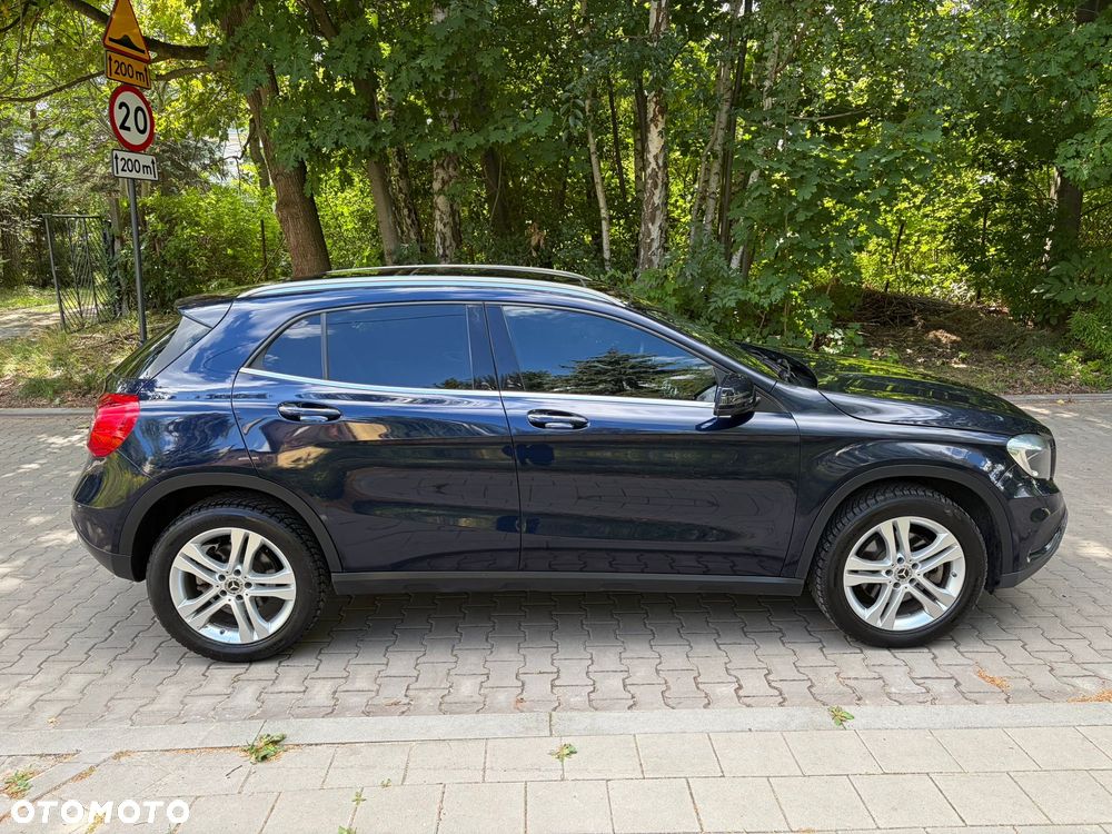 Mercedes-Benz GLA 250 7G-DCT Urban - 10