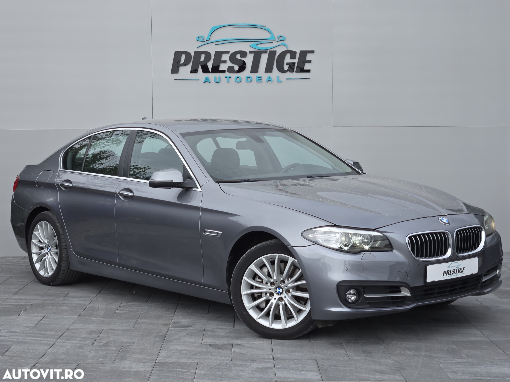 BMW Seria 5 525d Sport-Aut. Luxury Line - 2