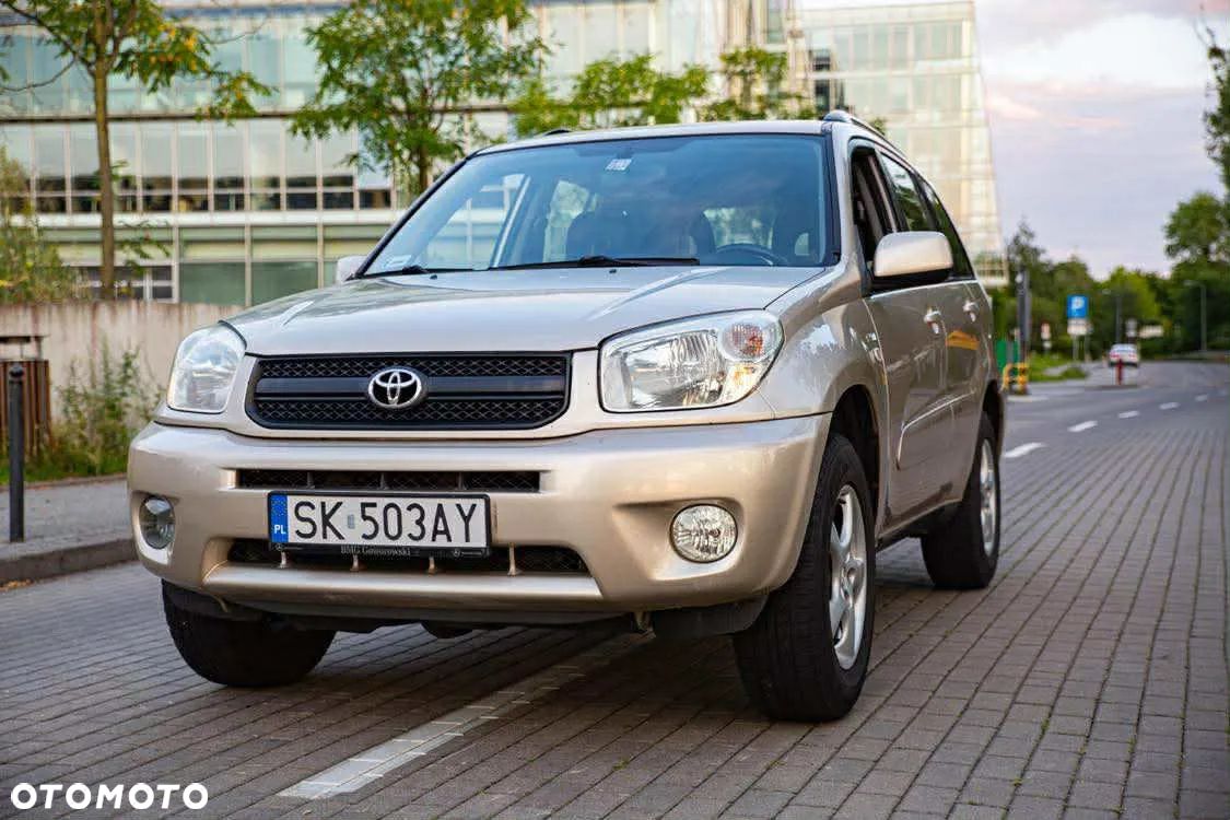 Toyota RAV4 - 1