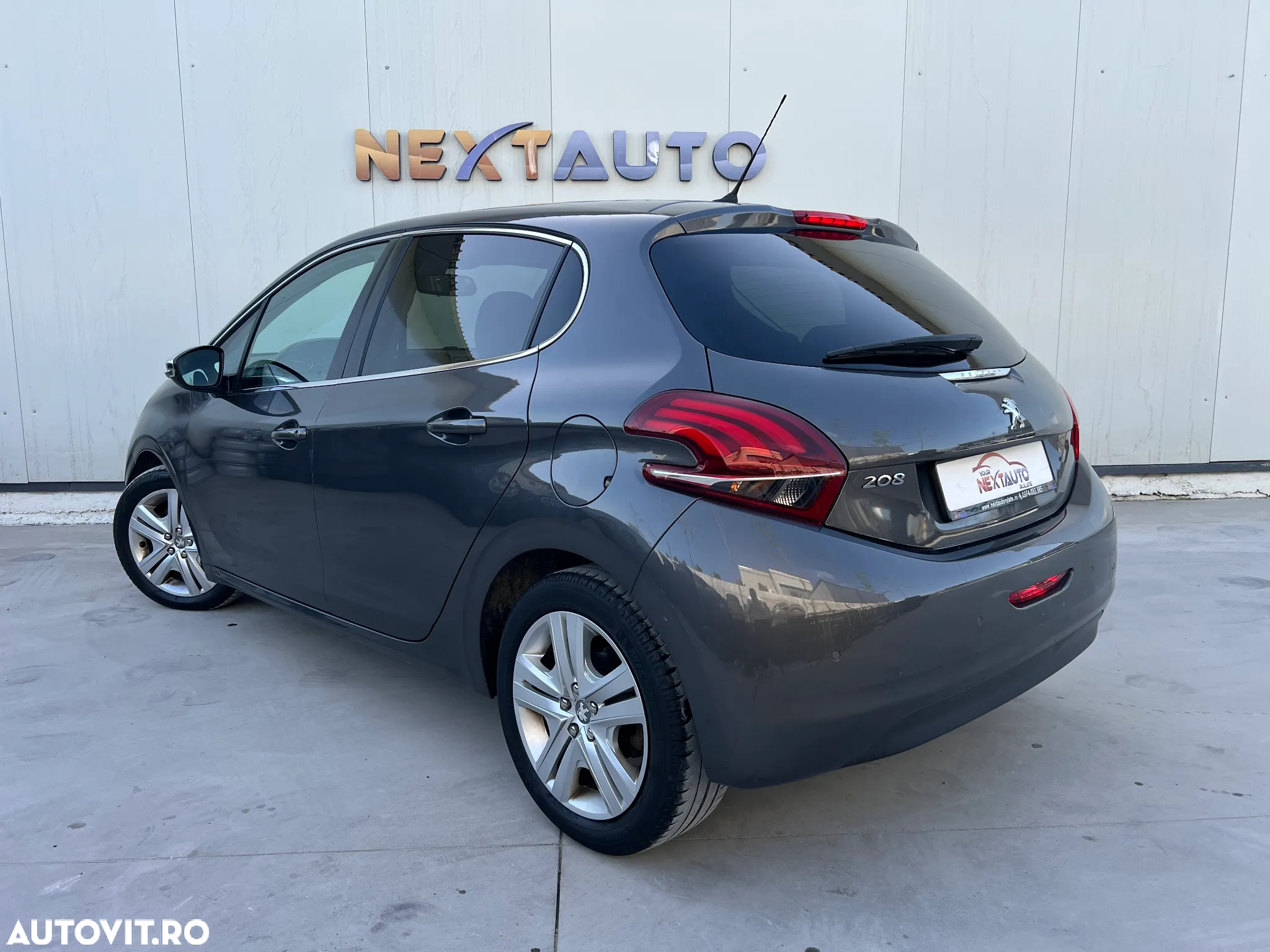 Peugeot 208 PureTech 110 Stop & Start EAT6 Allure - 4