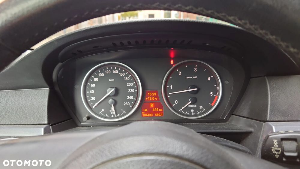 BMW Seria 5 525d xDrive Touring - 32