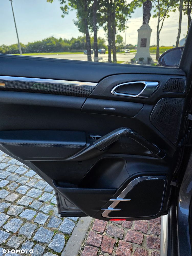 Porsche Cayenne - 16