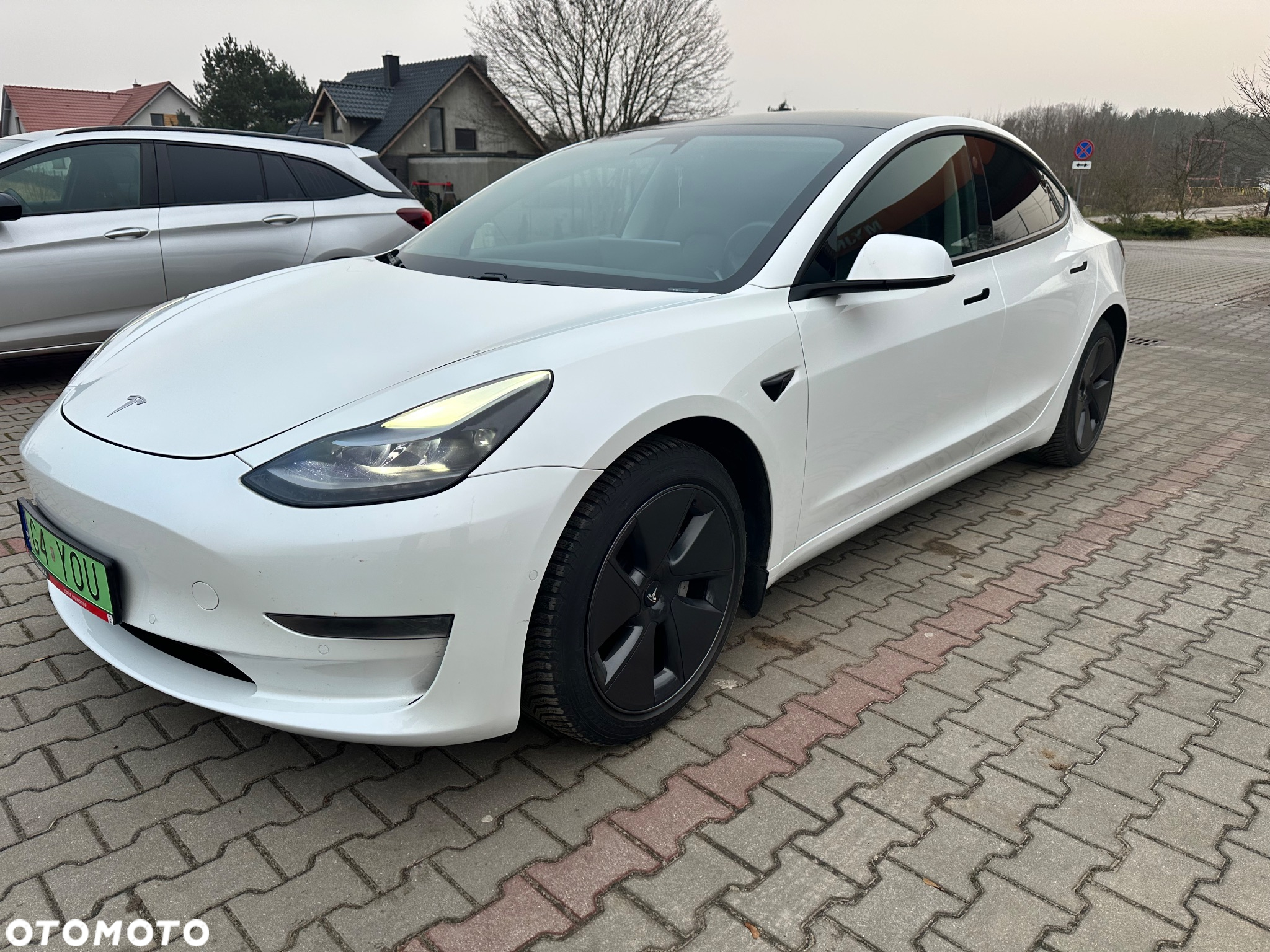 Tesla Model 3 - 3