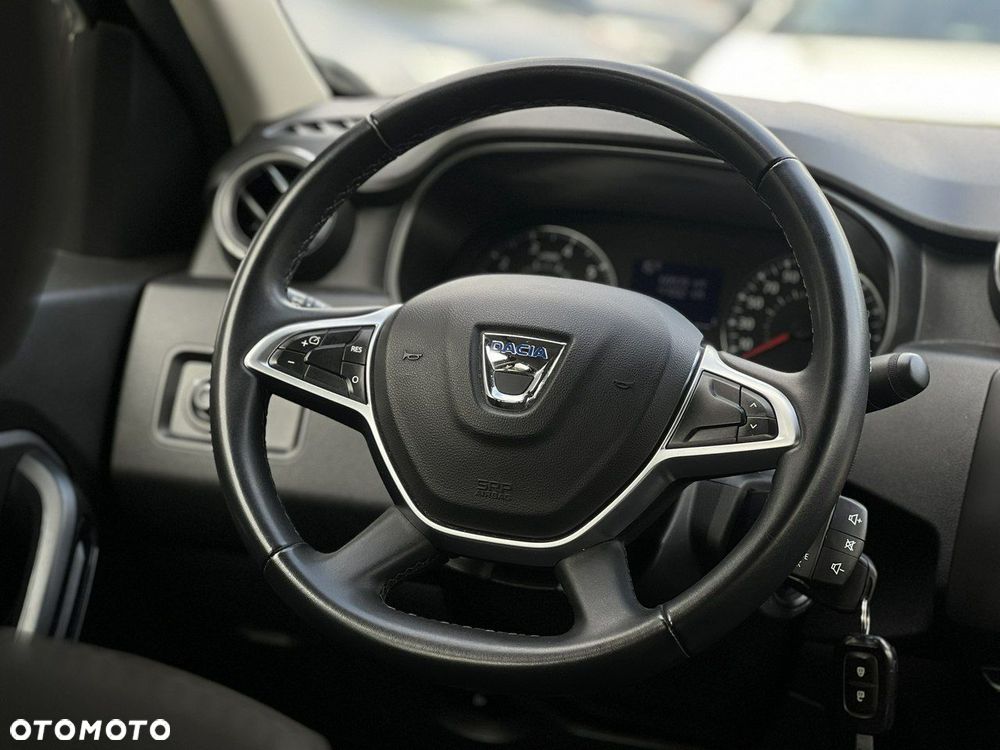 Dacia Duster 1.6 SCe Blackshadow S&S - 14