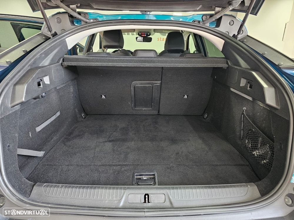 Peugeot 408 1.6 Hybrid Allure e-EAT8 - 23