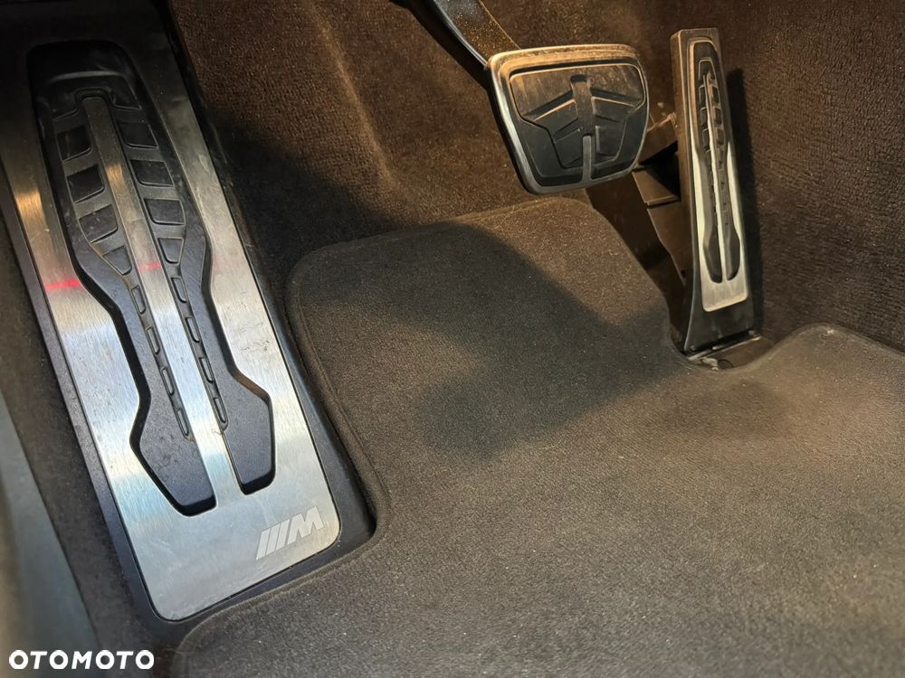 BMW M4 Competition M xDrive sport - 35