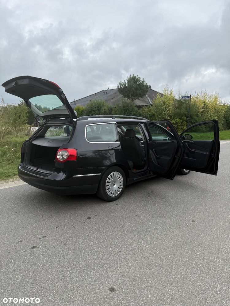 Volkswagen Passat 1.9 TDI Highline - 13