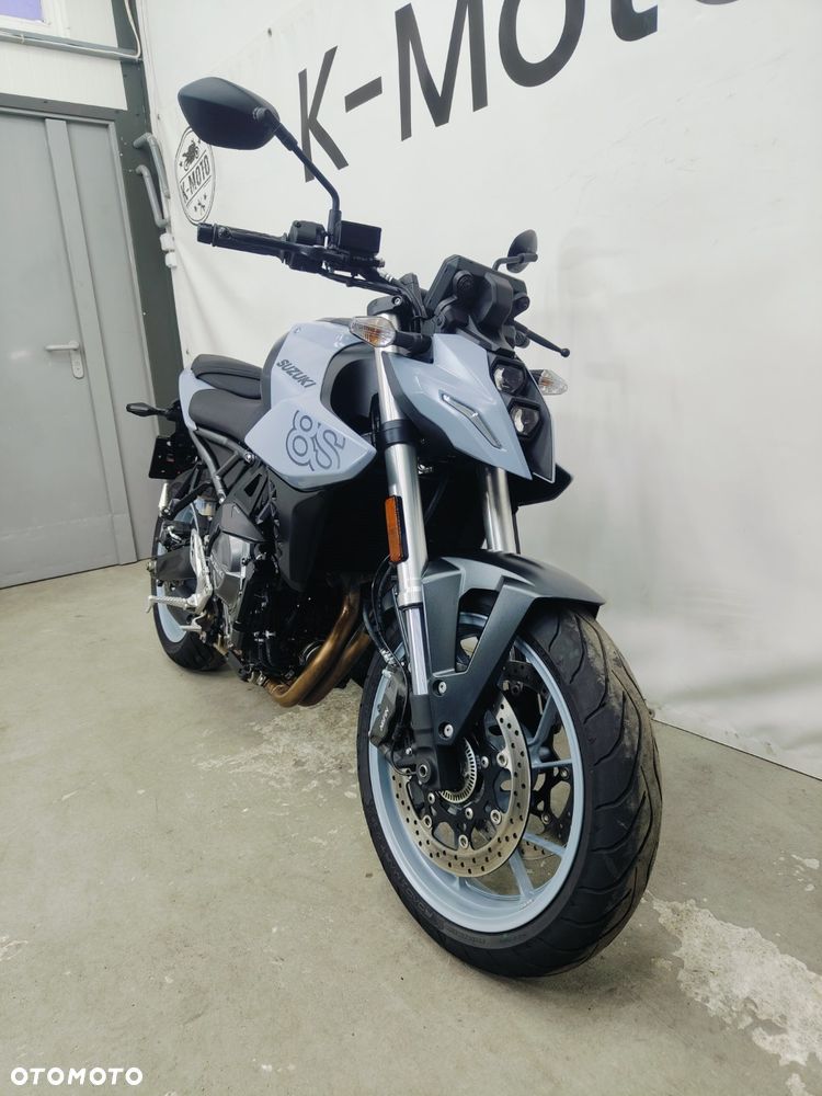 Suzuki GSX - 3