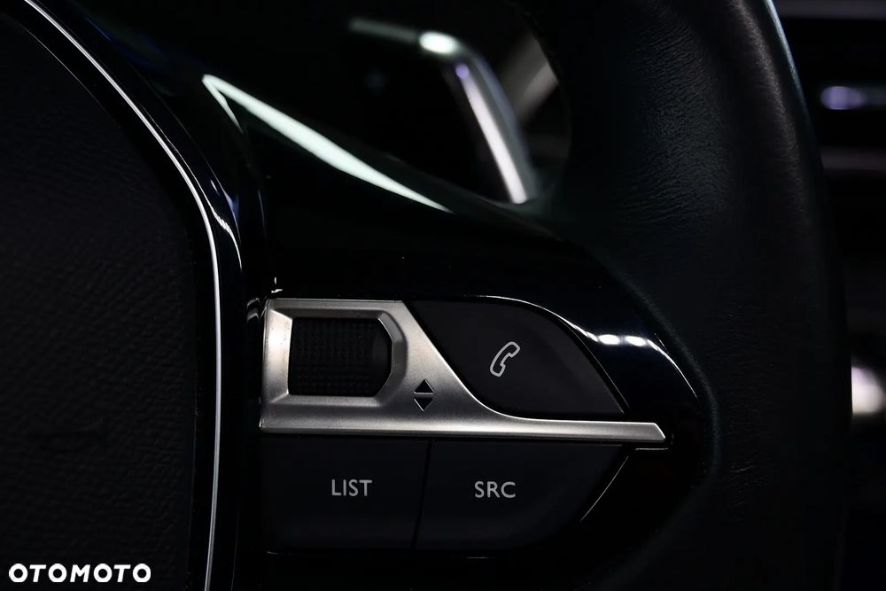 Peugeot 3008 BlueHDi 180 Stop & Start EAT8 Allure - 29