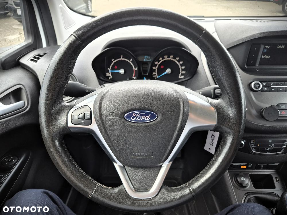 Ford Transit Courier - 16